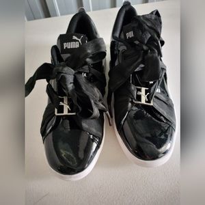 PUMA Black Basket Heart Tennis Shoes Size 3